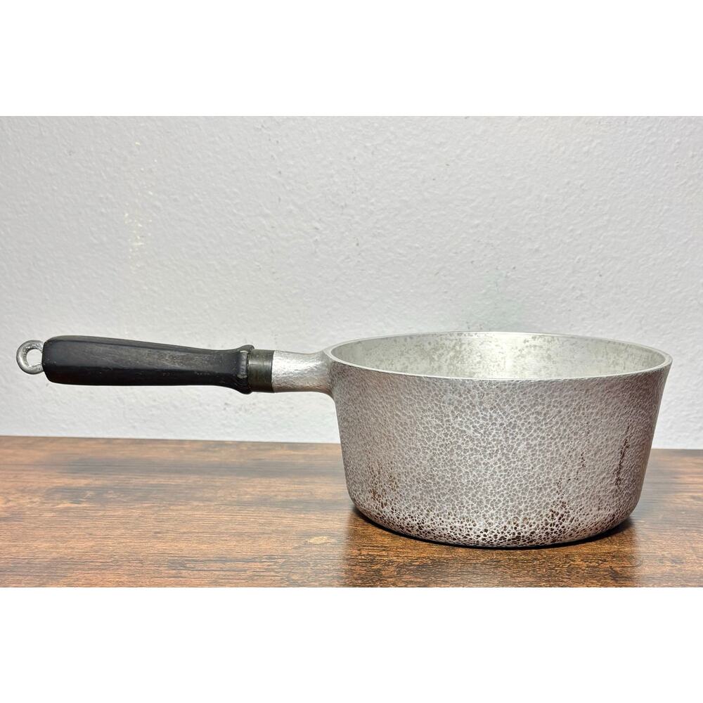 Vintage1950s Club Hammered Aluminum Saucepan 2 QT Silver Hammercraft Cookware
